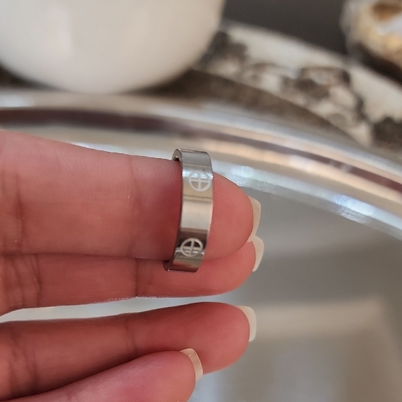 Silver Woman Ring - Picture 4 of 6